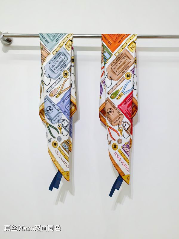 LV  silk scarf 90X90cm E012901